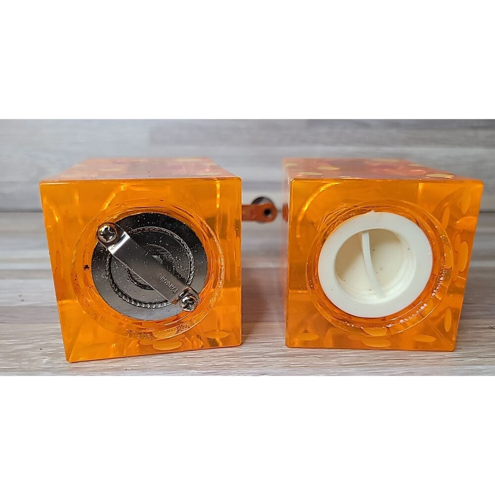 Walt Disney World Mickey‎ Ears Salt & Pepper Shaker Set Orange Acrylic Geometric - Picture 4 of 6